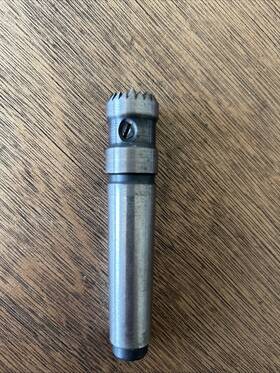 149174 Woodriver Wood River Genuine Deluxe Multi-tooth Drive Spring Loaded Center #2 Mt 5/8 Inch Dia 149174 Woodriver Wood River Genuine Deluxe Multi-tooth Drive Spring Loaded Center #2 Mt 5/8 Inch Dia