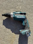 Makita XSF05T 18V 2500 Rpm Brushless Screwdriver. Fixed Price $135.99.