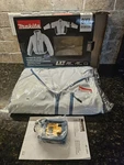 Makita DFJ201Z2XL 18V Lxt Lithium-ion Cordless Fan Jacket, 3XL ( Box Shows Wear). Fixed Price $79.00.